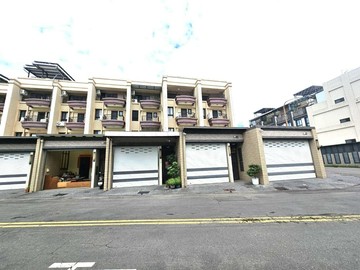 大坪頂7年屋高質感車墅｜高雄市小港區高坪六十六路