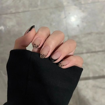 🎀台灣出貨🎀純手工穿戴甲高級輕奢美甲新款成品顯白豹紋辣妹風貼片ins法式穿戴可拆卸