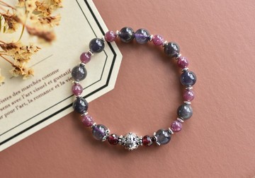 靛色堇青石+切面石榴石+鋰雲母+純銀花朵水晶手鍊