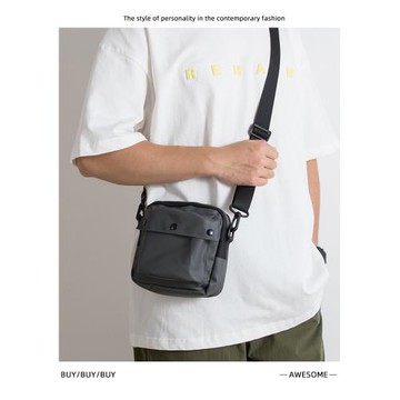 日系潮牌小方包男士防水休閑小挎包個性時尚工裝手機包ins斜挎包