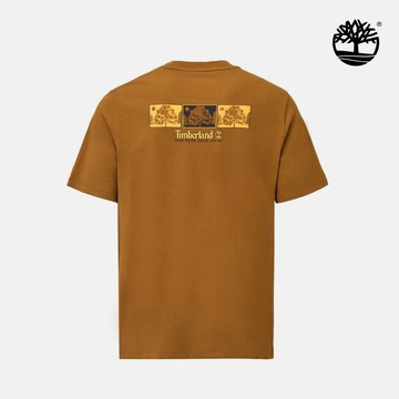 Timberland 中性深小麥色背後圖案短袖T恤|0YH35EH2