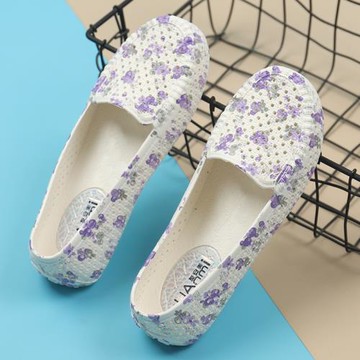塑料涼鞋女夏季時尚小碎花外穿防水平底鏤空透氣護士防滑洞洞涼鞋