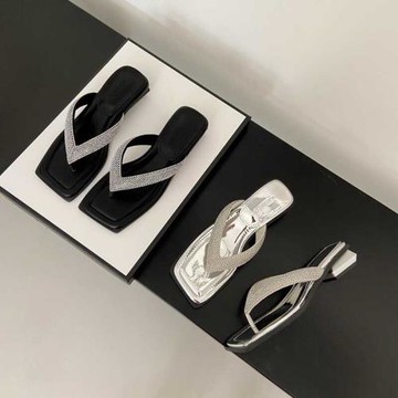 水鉆人字拖2025夏季法式新款滿鉆外穿夾趾拖氣質設計感露趾涼拖鞋