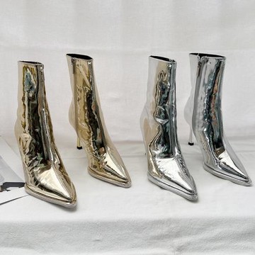歐美風尖頭漆皮銀色短靴女2025秋季細跟短筒瘦瘦靴高跟側拉鏈裸靴