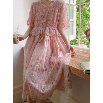 原創女裝法式度假風鏤空鉤花短袖收腰寬松大碼蕾絲連衣裙夏季長裙