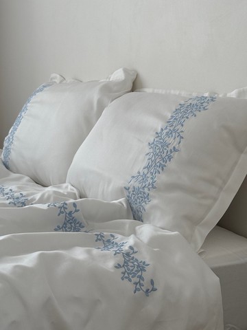 刺繡天藍色枕套 白色 | 樹枝 | 信封式閉合 | 100% 純棉