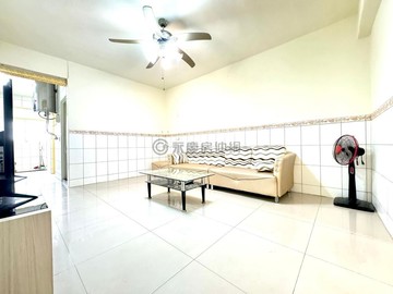 獨家專任捷運12年學教旁一卡皮箱即可入住｜台中市梧棲區文明街