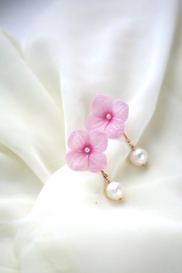 粉紅色繡球花耳環，花朵耳環，粘土花卉耳環手工夾式