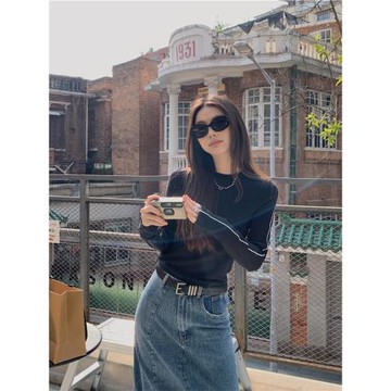 圓領黑色長袖T恤女早秋新款甜辣chic修身設計小眾收腰打底衫上衣