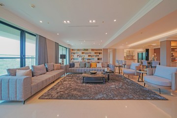 山海入懷—鼎宇鼎峰景觀三主臥三平車｜高雄市鼓山區鼓山三路