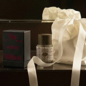 【hetras】首席調香師鐵盒手工香水 The Ribbon 羊絨棉麝香｜羊絨、佛手柑、茉莉、玫瑰、麝香