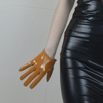 包郵 漆皮短手套 超短仿真皮鏡面亮皮棕色駝色貼手百搭基本款16cm
