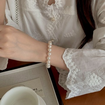 【紫南宮過爐🙏🏻】隔日到貨 珍珠手鏈 女生手鏈 時尚手鏈 施家同款 輕奢高級感 法式高亮珍珠手鏈 赫本風 ins 韓版