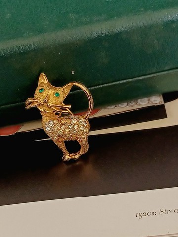 vintage jewelry 典雅小貓別針