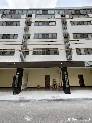 決心要賣 台中東區10米臨路全新停雙車電梯透天｜台中市東區東義街