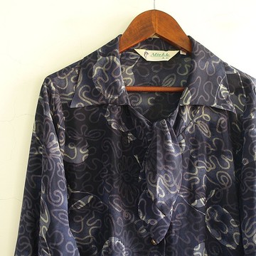 Slowly古著/Vintage/深藍.花浪/古著上衣