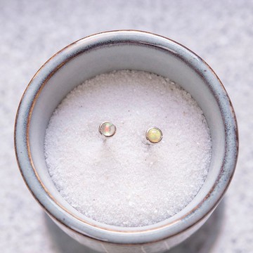 蛋白石925純銀簡約鑲邊耳環