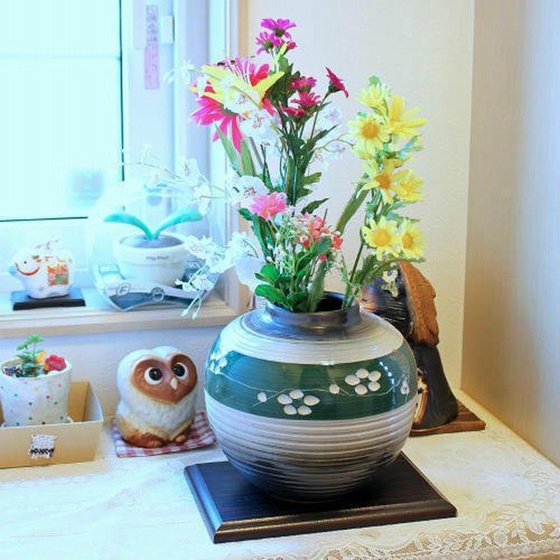 信楽焼 花瓶 深緑 花彫り 丸 6 5号 おしゃれ 一輪挿し 小さい 花入 北欧 陶器 花びん 花器 フラワーベース 信楽焼き Ma014 08g 通販 Lineポイント最大0 5 Get Lineショッピング