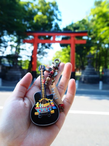 【旅行小吉他黑】戰火無法殆盡 質感溫暖手作 禮物 部分客製化