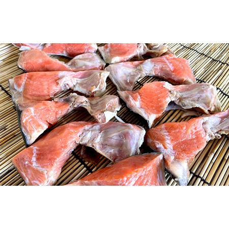 ふるさと納税 天然・紅鮭切身甘口かま1.0kg サケ さけ ご飯のお供 北海道 海産物 魚 お弁当 おかず カマ 朝食  F4F-2261 北海道釧路市