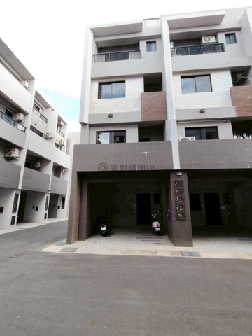 善化低於實登價格邊間6獨立套房透天墅｜台南市善化區東勢寮