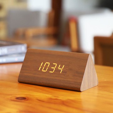 日本無印新款木質LED電子時鐘夜光靜音鬧鐘復古桌面床頭ins鬧鐘
