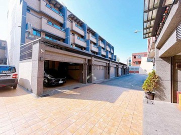 這間真的很大間｜梓官｜ 大戶首品2 ｜ 超大地坪｜高雄市梓官區展寶路