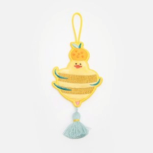 dee chu 刺繡小吊飾 雞橘轉運 轉轉有福