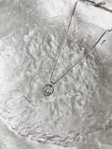 【 日本直送 名牌中古包 】Christian Dior 迪奧 項鍊 銀色 CD Logo 扭轉圓形 3kfw2b