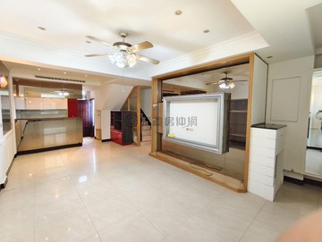 正國際路三角窗金雞母店面～近未來台鐵中路站｜桃園市桃園區國際路一段