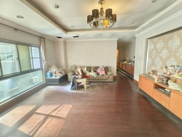 ✦高雄站前｜八德雄中商圈｜自地自建三角窗大透店住✦｜高雄市新興區同愛街
