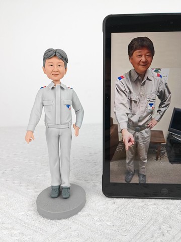 榮休 退休 榮升 榮調 離職 同事 老闆 客製化禮物 人偶 公仔