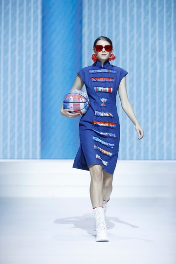 【香港精神】經典紅白藍帆布環保牛仔長衫旗袍 | 國潮港風新中式