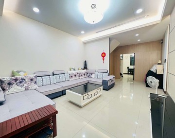 大里12年屋｜臨路車庫別墅｜間間套房｜台中市大里區元正路