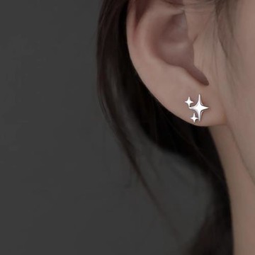 不對稱星星耳釘純銀女925純銀耳釘2023年新款潮耳釘女小眾設計感