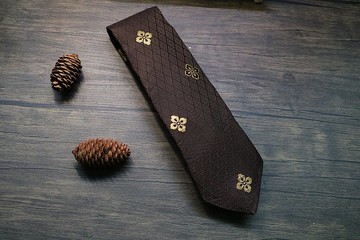 咖啡色小金花四叶草领带/稳重男百搭necktie