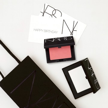 生日快樂🎂【NARS】迷你版小白餅+腮紅 精緻妝容必備 雙頰透出柔霧蜜桃光🍑 摩羯座壽星需要的雙明星品