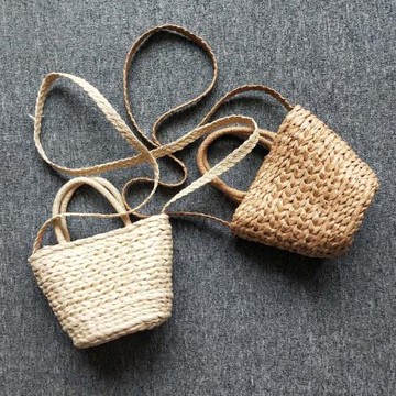 玲子家2025新款 夏季草編包 編織包 斜挎小草包 女包 抽帶封口