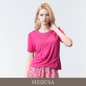 現貨【MEDUSA 曼度莎】桃粉造型壓褶嫘縈切接上衣（M-XL）｜女休閒上衣 涼感嫘縈 短袖上衣