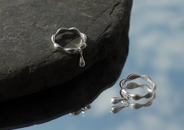 Plum rain season I 純銀綿延雨戒指