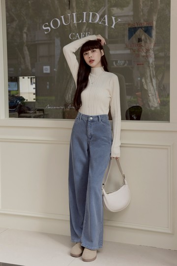 親膚細坑紋小立領針織