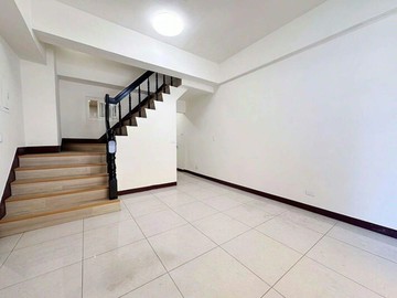 向上黃金店住大三房｜台中市南屯區向上路五段