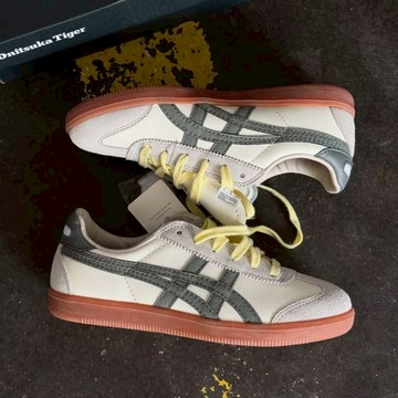 ONITSUKA TIGER TOKUTEN 橄欖綠 米黃 焦糖底 麂皮 復古 德訓鞋 鬼塚虎 1183C086-101