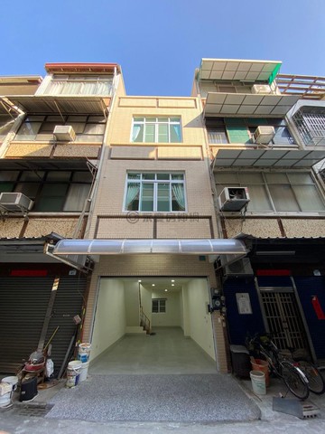 瑞隆商圈｜輕軌籬仔內站｜三套房翻新透天｜高雄市前鎮區武德街