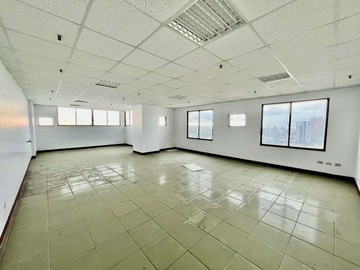 岡山蛋黃區超大辦公室/三平面車位｜高雄市岡山區岡山路