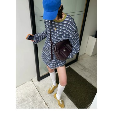 奈看服飾/隔日到貨95%棉秋冬顔色特別又顯白撞色領立體肌理感條紋慵懶風套頭上衣 寬松長袖針織圓領上衣 打底長袖上衣