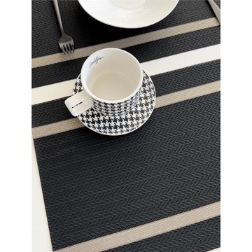 態生活 法式復古風隔熱高級感輕奢西餐餐墊pvc防燙防油免洗桌墊子