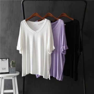 番茄故事莫代爾大V領T恤女2025夏季寬松大碼露鎖骨垂感慵懶風上女