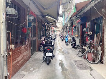 出價談近鳳山體育館靜巷內翻新小透天｜高雄市鳳山區立信街