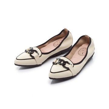 我的旅行日記  俐落尖頭鏈帶增高平底鞋 香草 (502296)